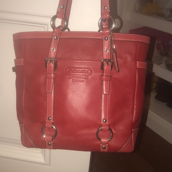 Authentic Coach Red Leather Gallery Lunch Tote. - Picture 2 of 5